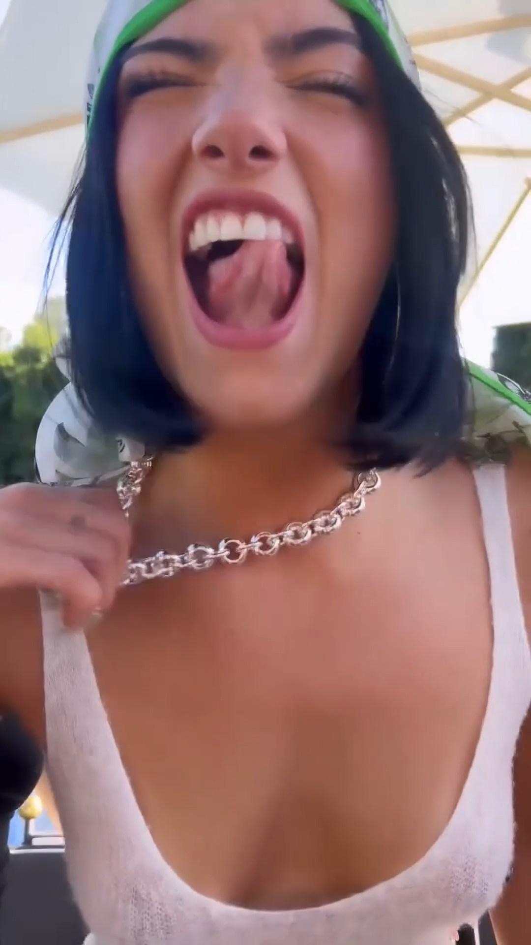 charli damelio nude tits nipple slip video leaked plbjlp