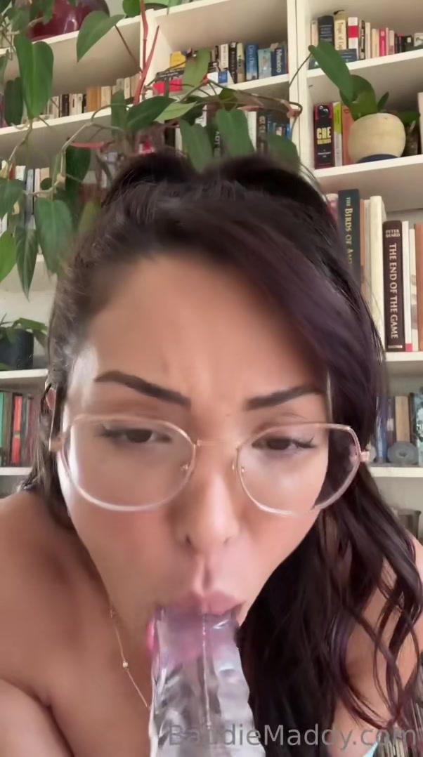 maddy belle glass dildo masturbation onlyfans video leaked cqzvtg
