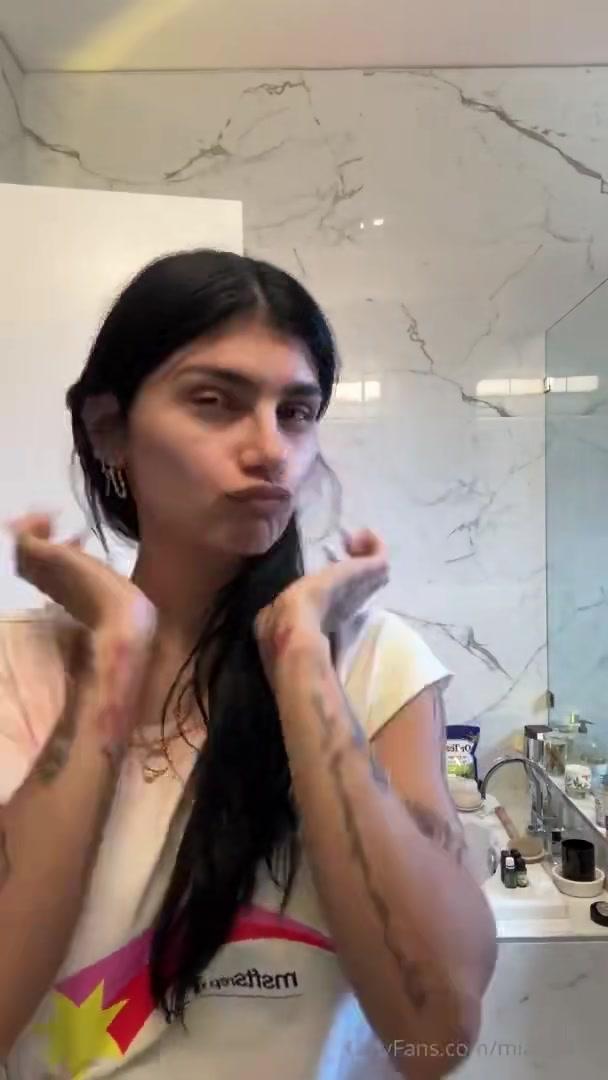 mia khalifa nude bathroom onlyfans livestream leaked qakfea