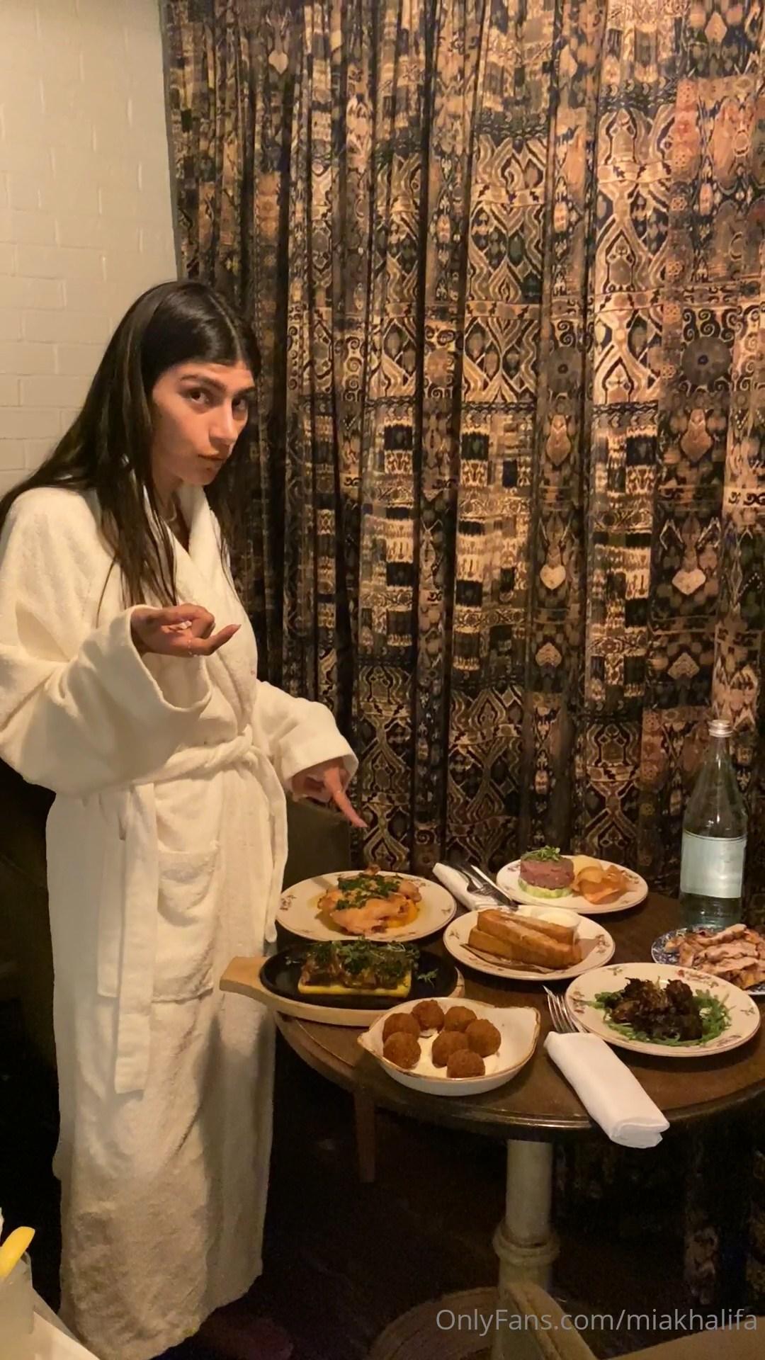mia_khalifa_nude_dinner_onlyfans_livestream_leaked-fpbnqe mia khalifa nude dinner onlyfans livestream leaked fpbnqe
