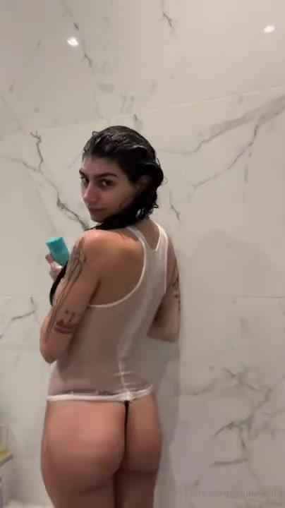 mia_khalifa_nude_wet_tank_top_onlyfans_video_leaked-berrku mia khalifa nude wet tank top onlyfans video leaked berrku