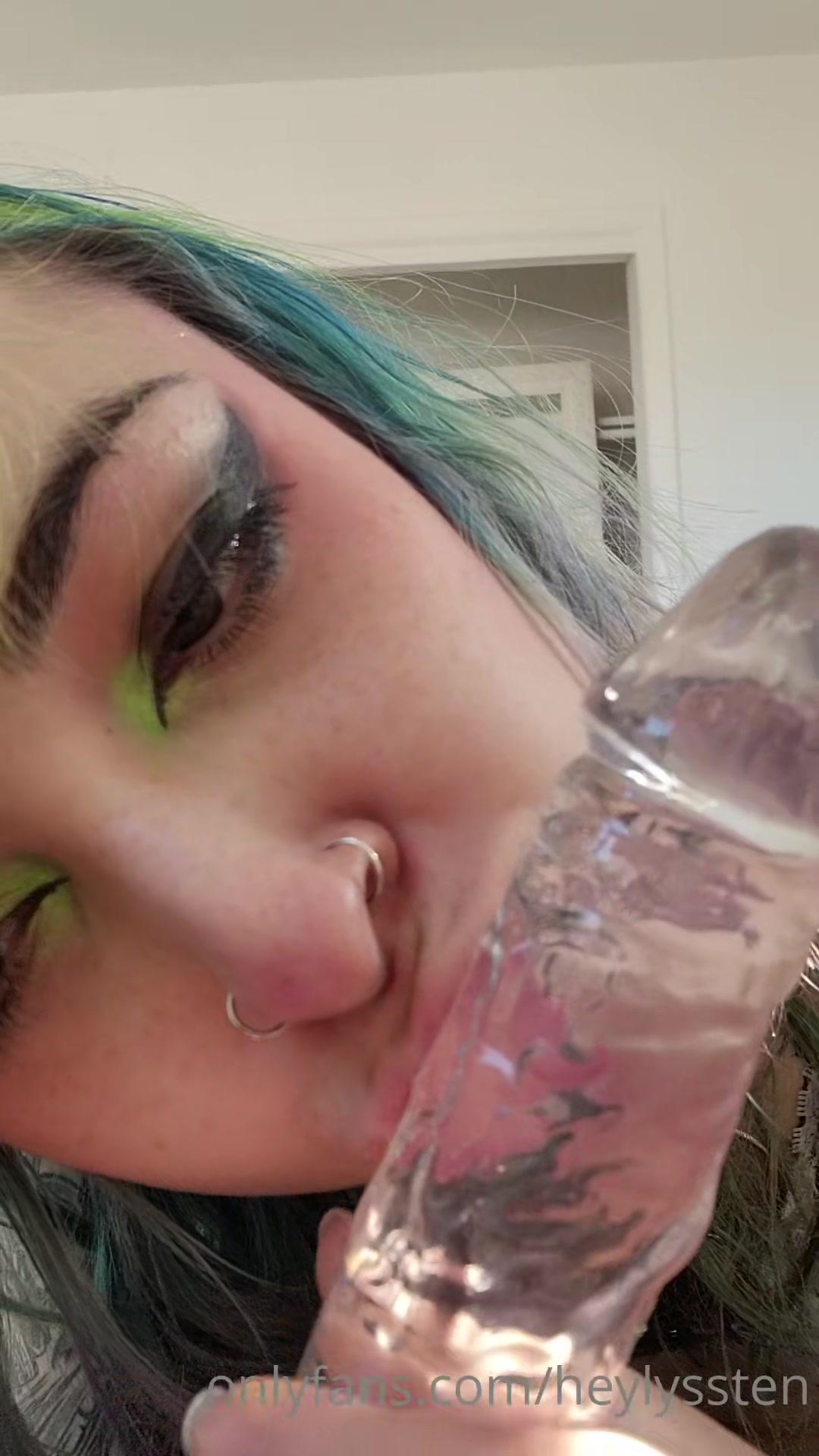 heylyssten close up dildo blowjob onlyfans video leaked jpagho