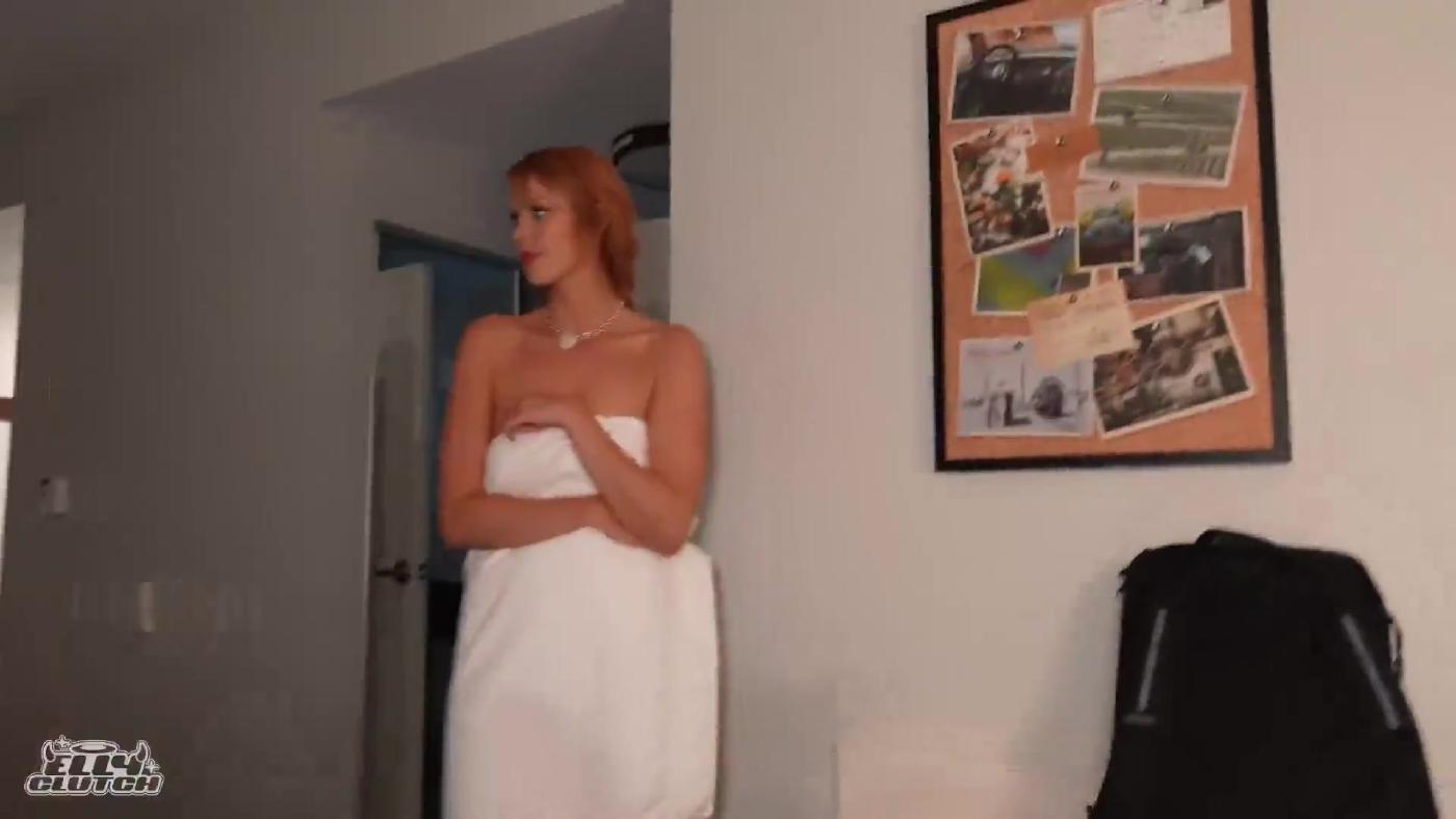elly clutch nude hotel room intruder onlyfans video leaked tflwcr