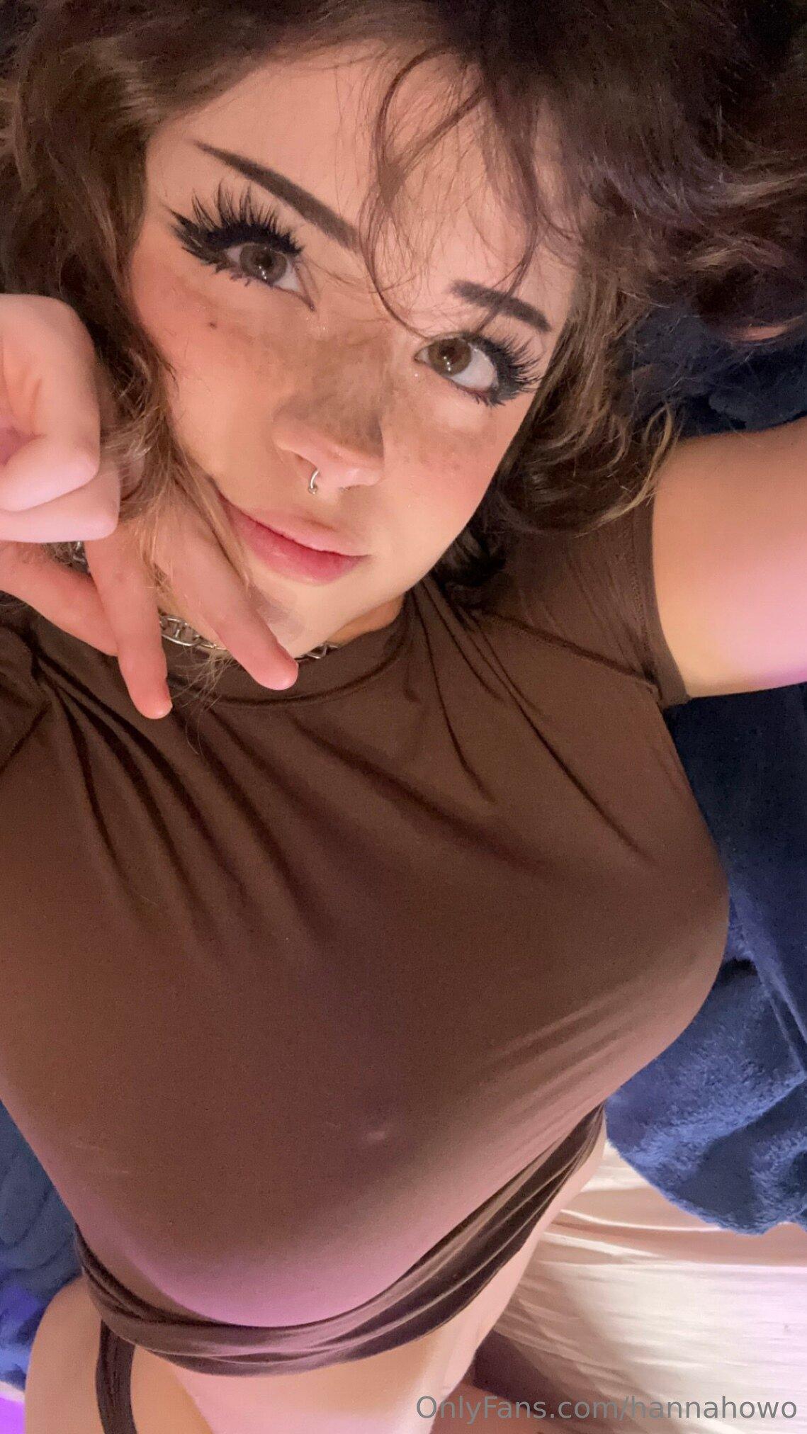 hannah owo nude shirt strip selfies onlyfans set leaked dehymd